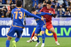 加时末段意大利杯焦点战；广州队复出首秀；赛场秩序良好；训练强度明显提升(献出心脏中文谐音全部)